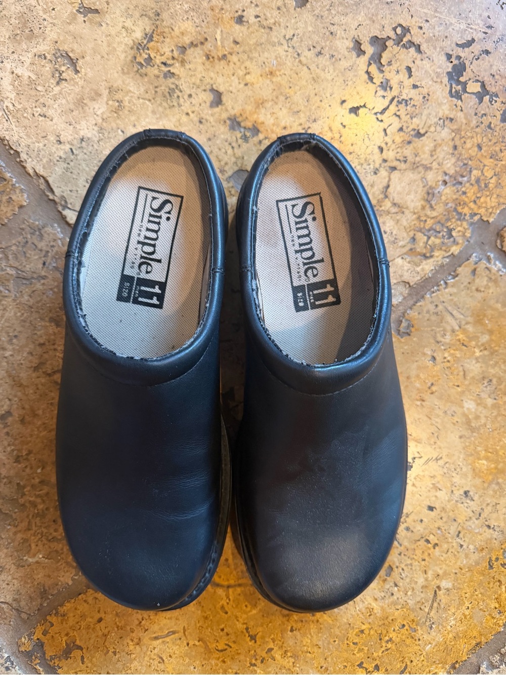Simple Black Leather Lug-sole Men's Clogs.  Size 11